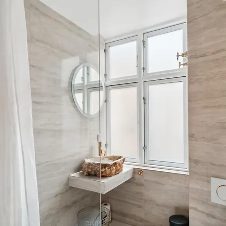 Апартаменты Location - 5 Min To Tivoli And Main Station *