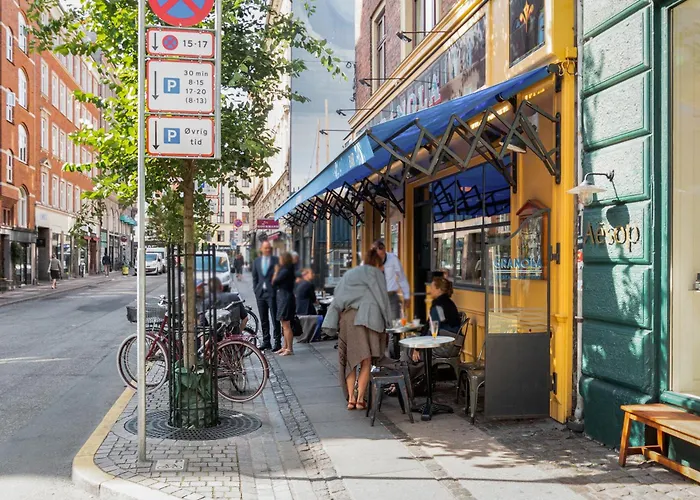 Location - 5 Min To Tivoli And Main Station *