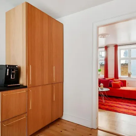 Location - 5 Min To Tivoli And Main Station Daire